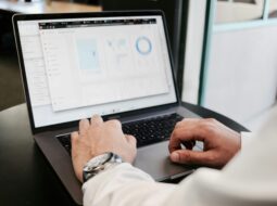 Executive Decision-Making in a World of Data Overload Clear Choices in a Noisy Age